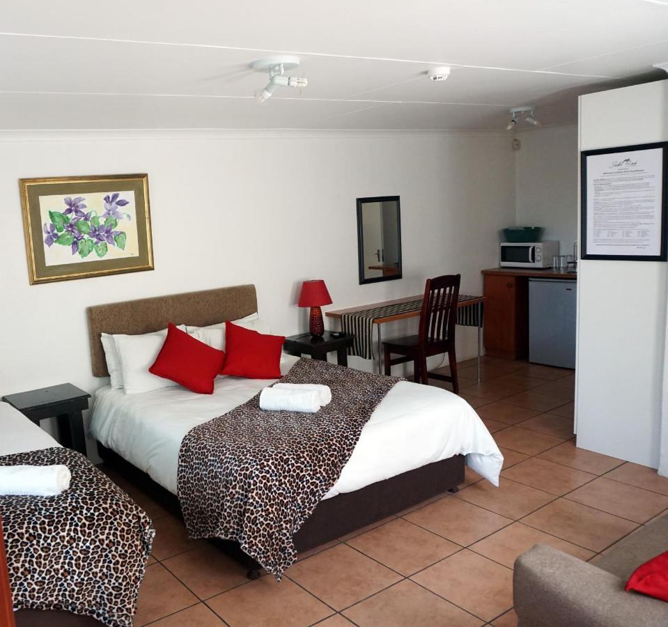 Sheba Rock Guesthouse Mbombela Bagian luar foto